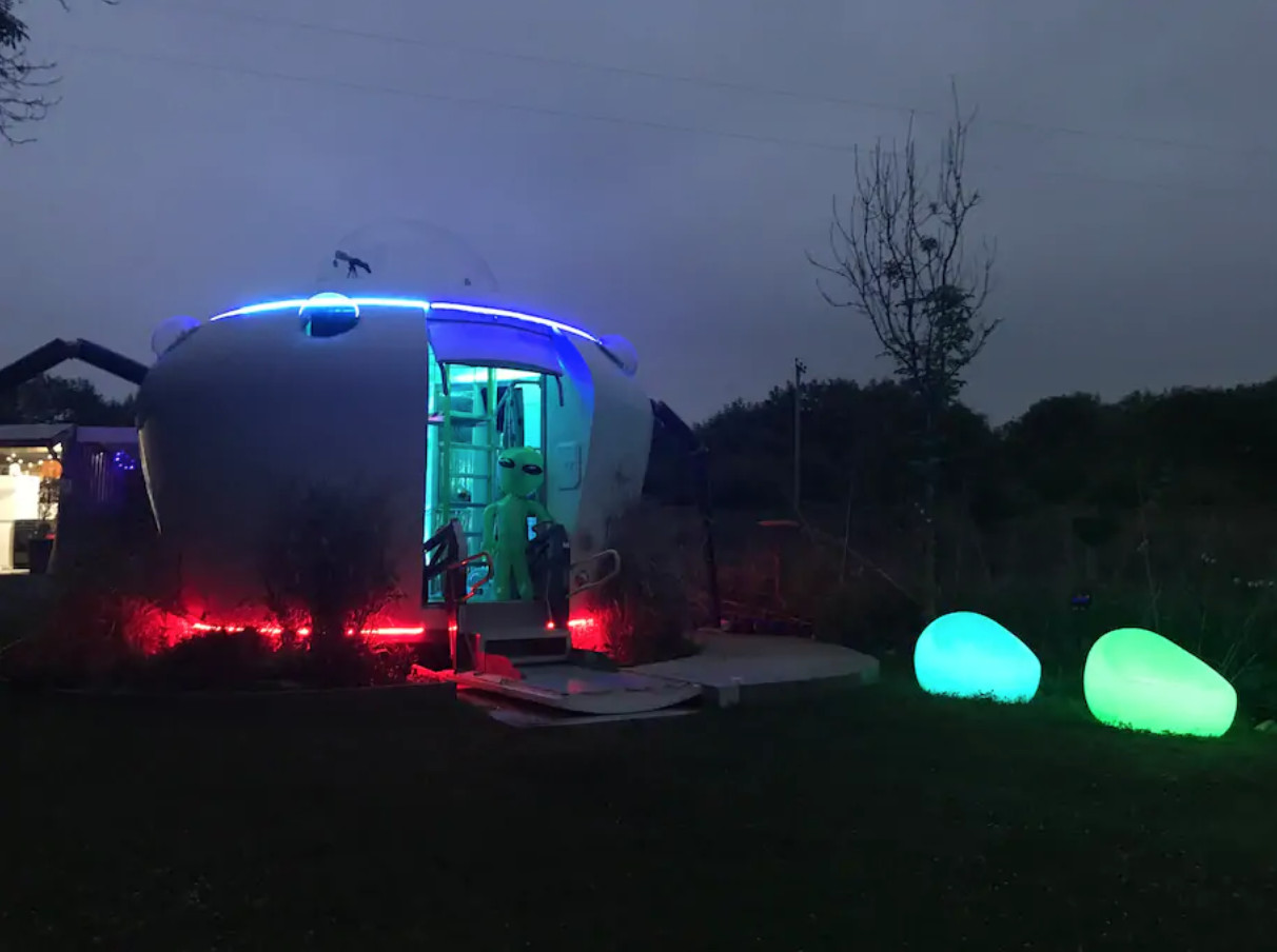 Hotel Unik Serasa Ke Luar Angkasa